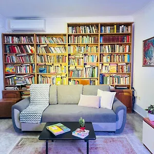 Pensión Center, Tirana